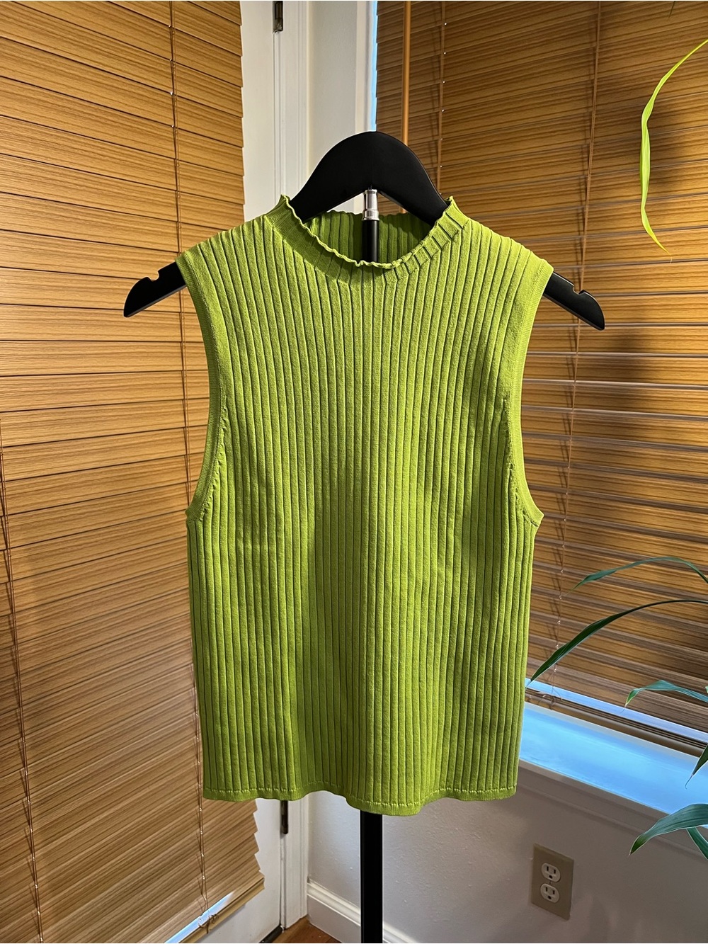 💚Lucy Paris Ribbed Mock-Neck Tank in Lime Green